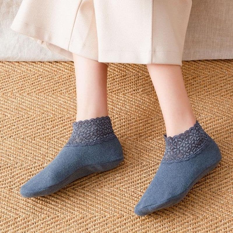 Stay Warm in Style – Fleece Lace Socks for Cold Days ❄️
