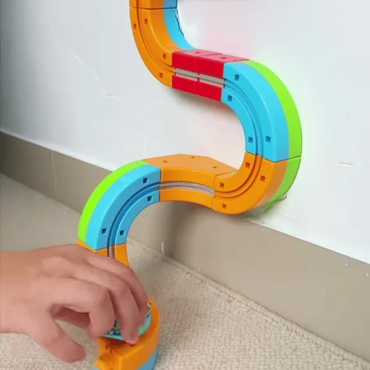 3D Gravity Rail STEM Train Set